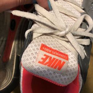 nike lunar flash plus